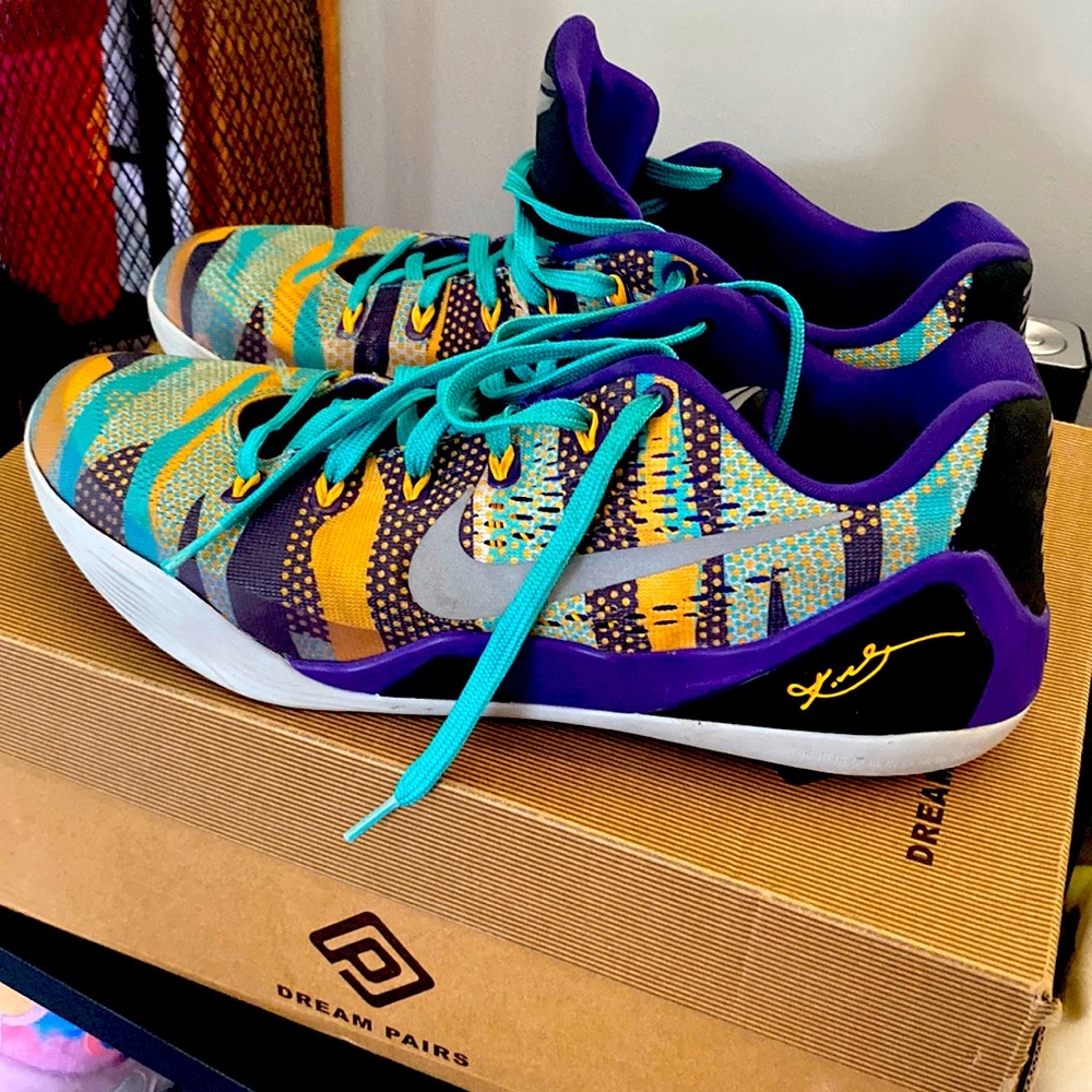 Kobe 9 “pop art amazing condition barely worn hit me up at PayPal